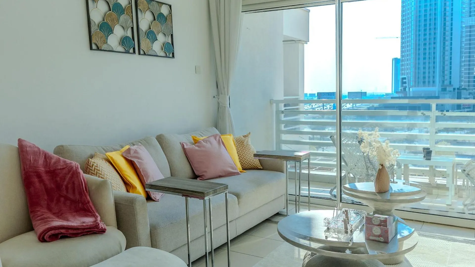 Apartment 1Br Suit With Full Canal View - Down Town Dubai