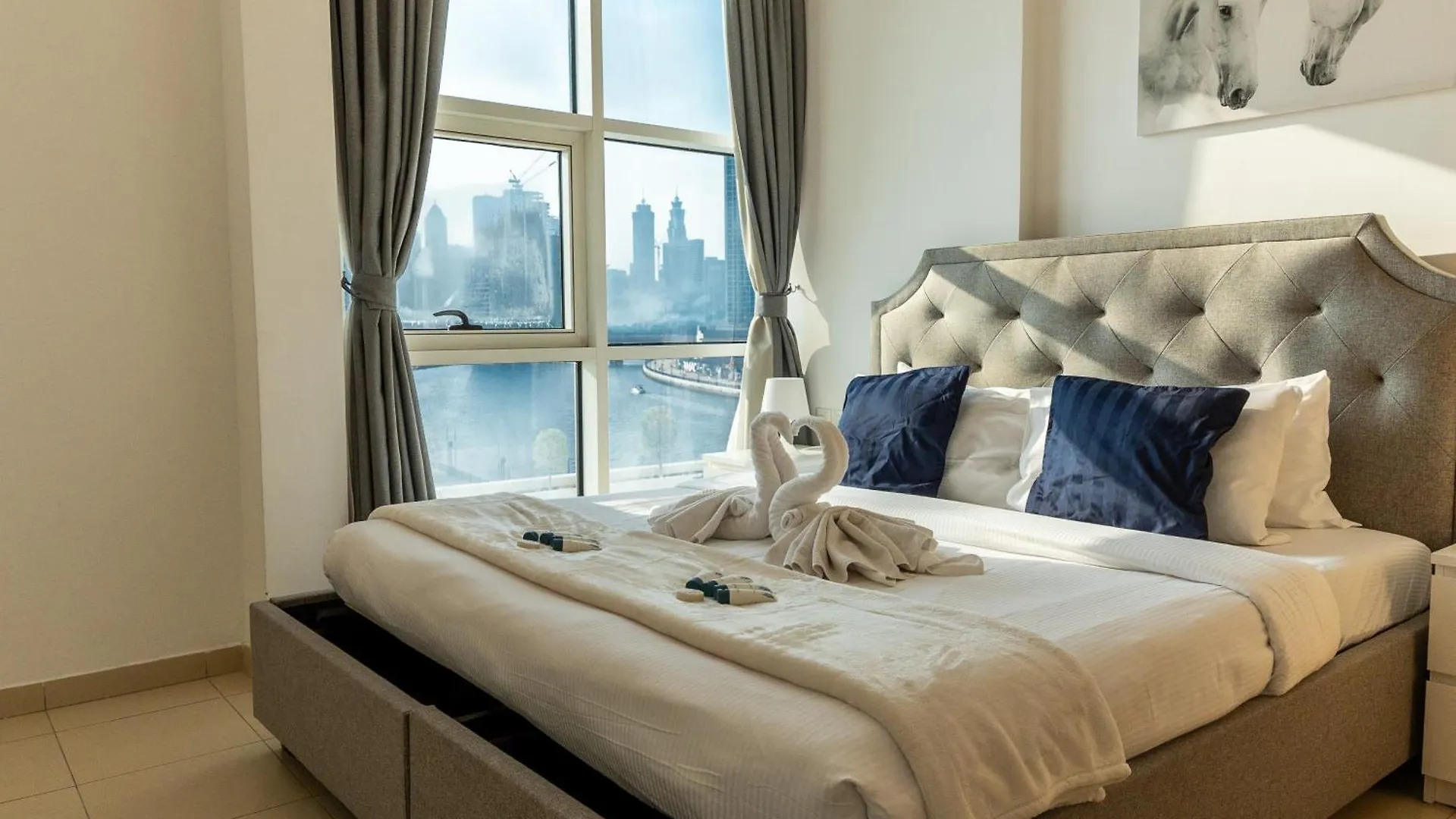 1Br Suit With Full Canal View - Down Town Dubai